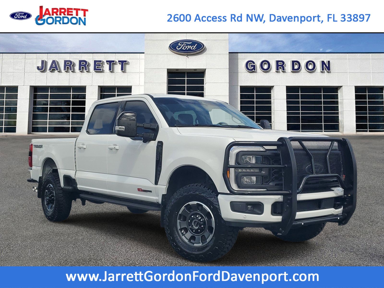 White Metallic 2024 Ford F-250 Super Duty Lariat Crew Cab 4WD Pickup Truck Four-Wheel Drive Automatic
