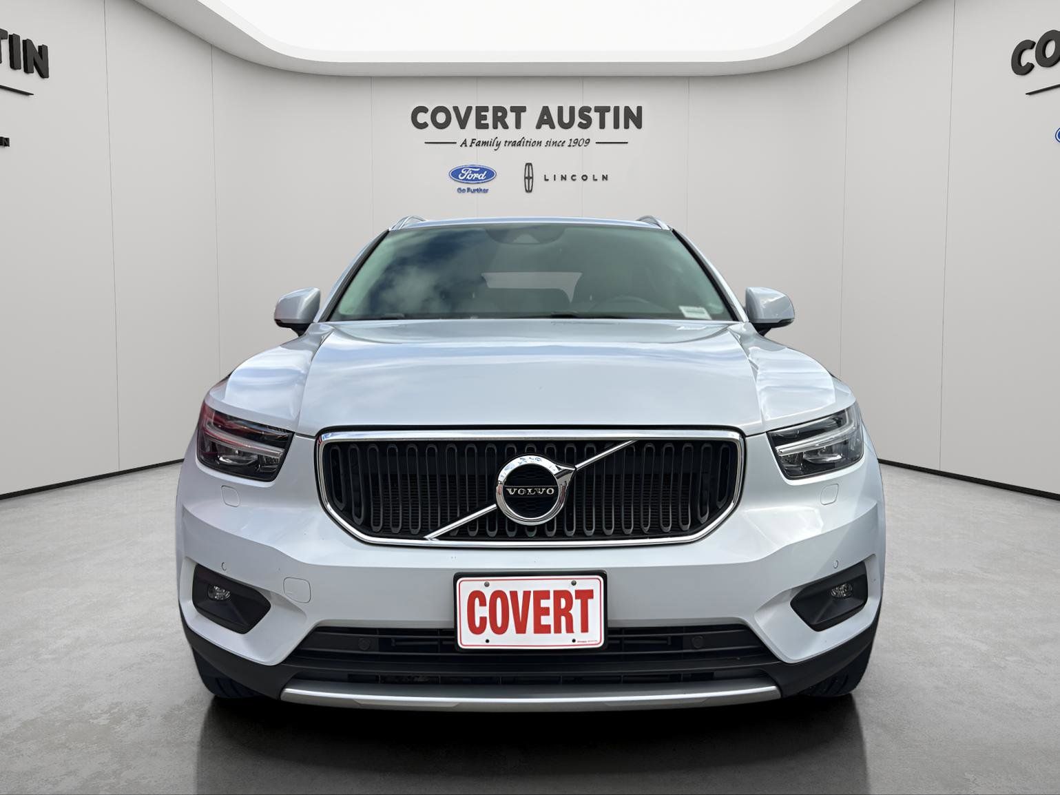 Used Car 2022 Volvo Xc40  Momentum For Sale Under $30,000 In Austin, Texas