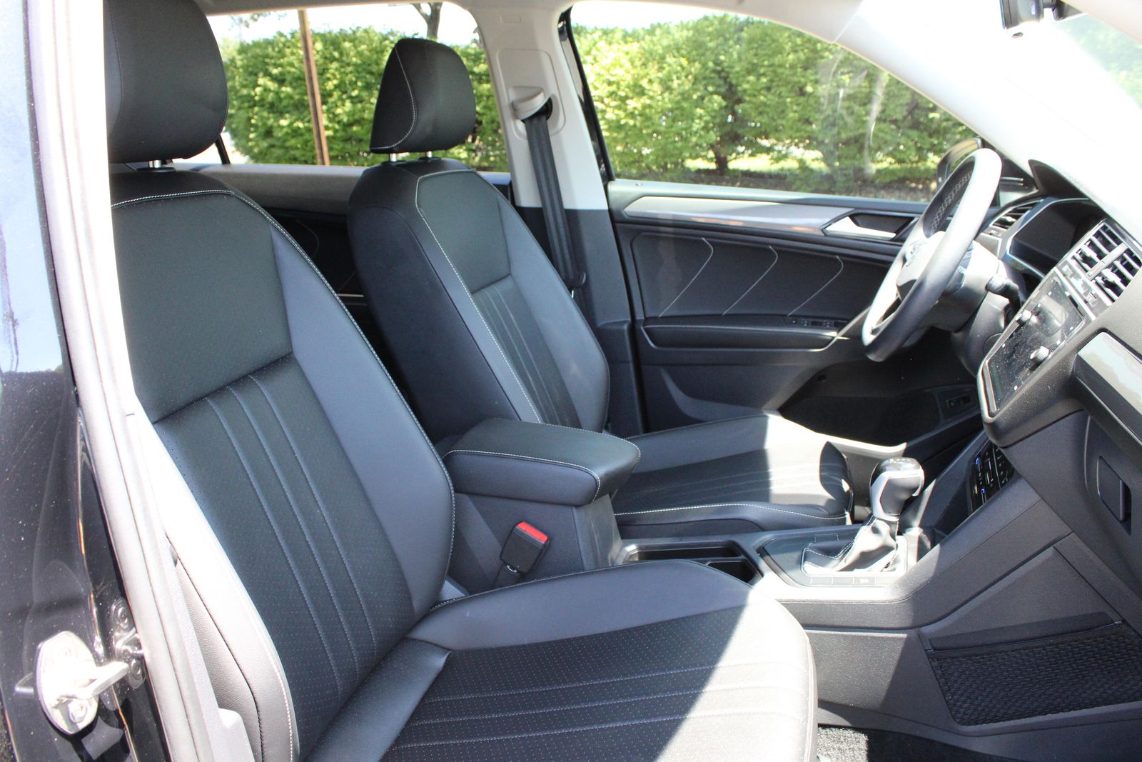Used 2023 Black Volkswagen 2.0T SE image 26