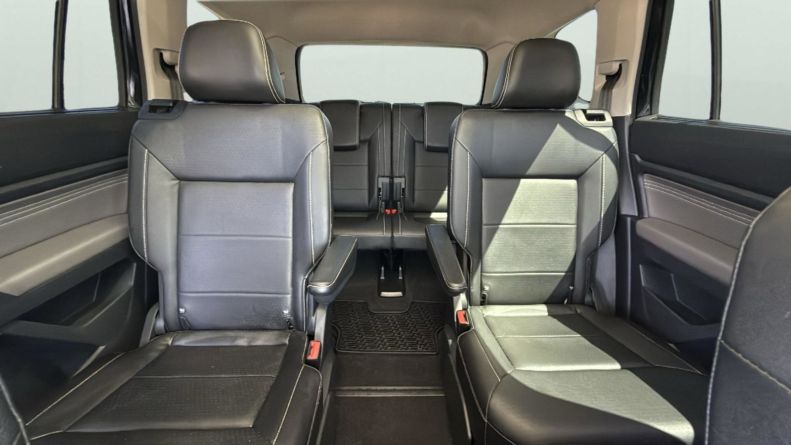 Used Car 2023 Volkswagen Atlas  3.6l V6 Sel R-line For Sale Under $35,000 In Austin, Texas