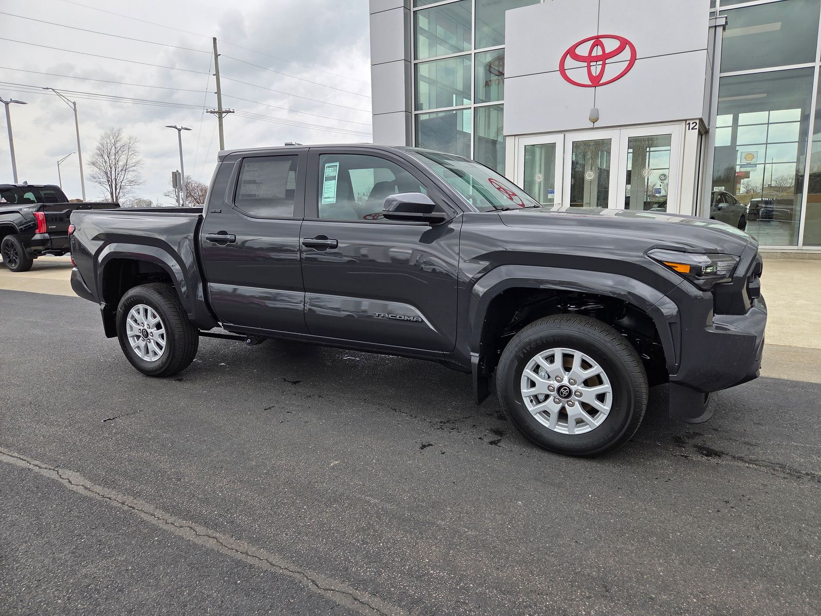 View vehicle photo 2