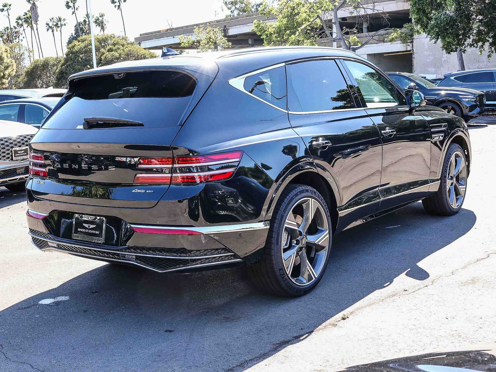 View vehicle photo 4