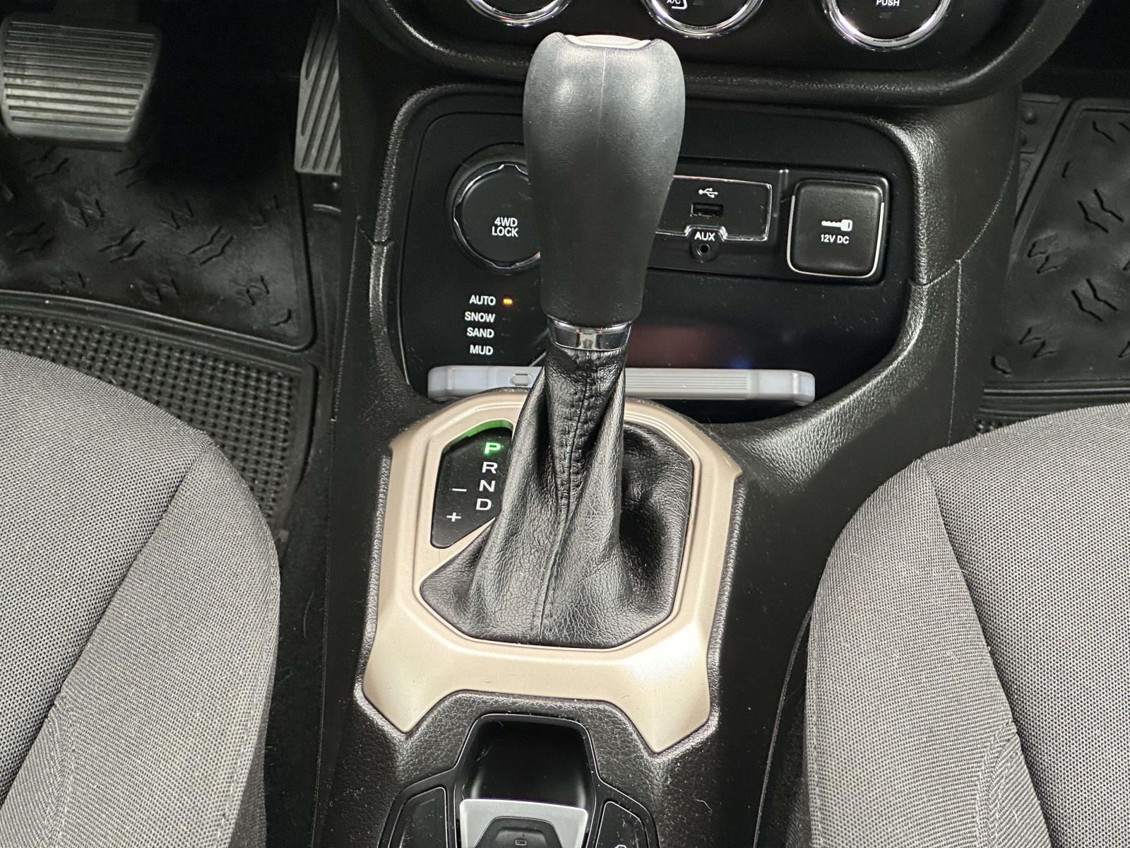 Used 2016 Silver Jeep Latitude image 18