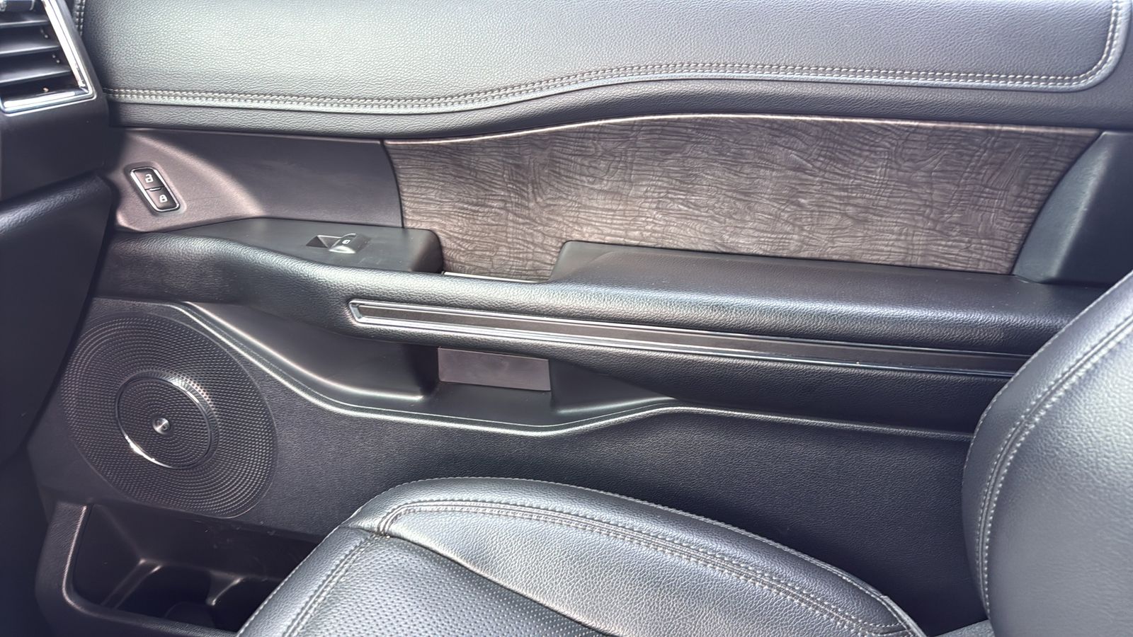 Used Car 2021 Ford Expedition  Limited For Sale Under $40,000 In Austin, Texas