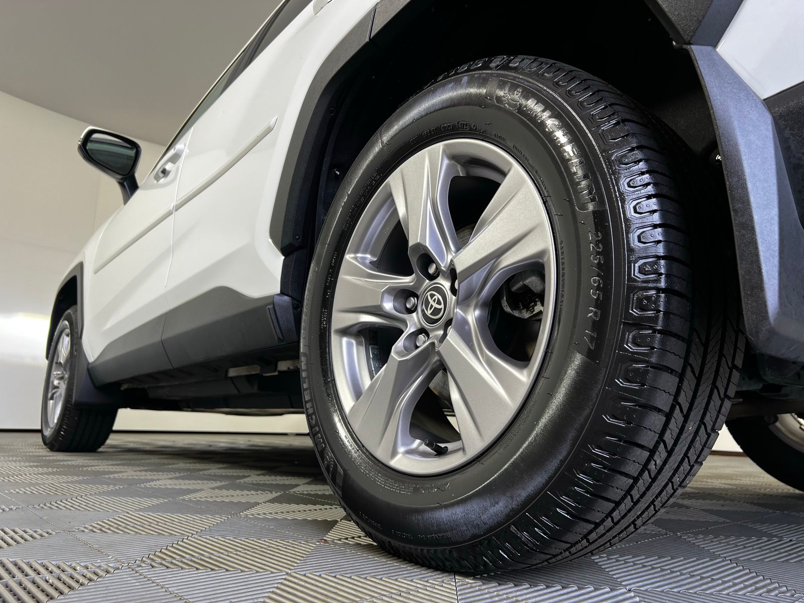 Thumbnail: 2022 Toyota RAV4 - 28