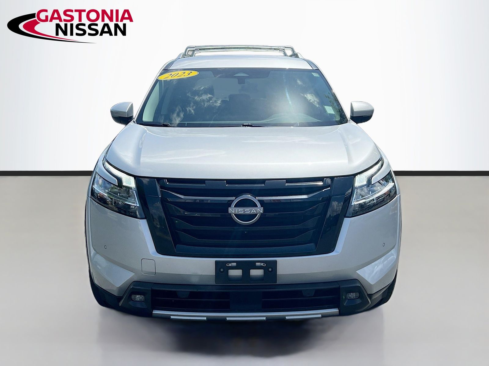 View vehicle photo 2