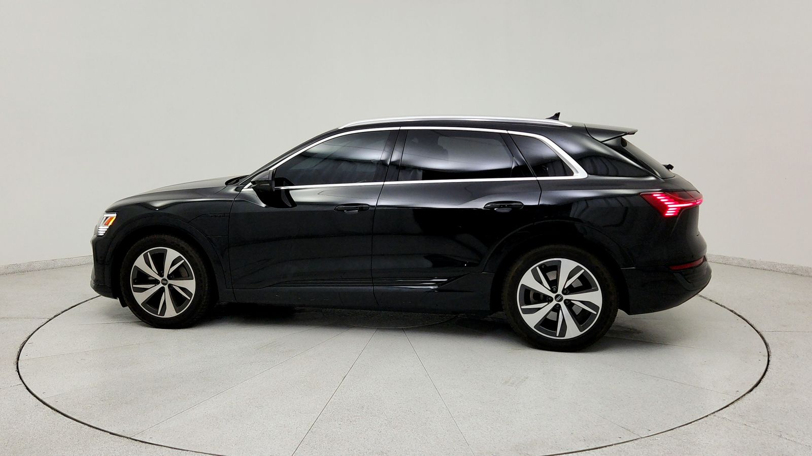 Used 2024 Black Audi Premium Plus image 4