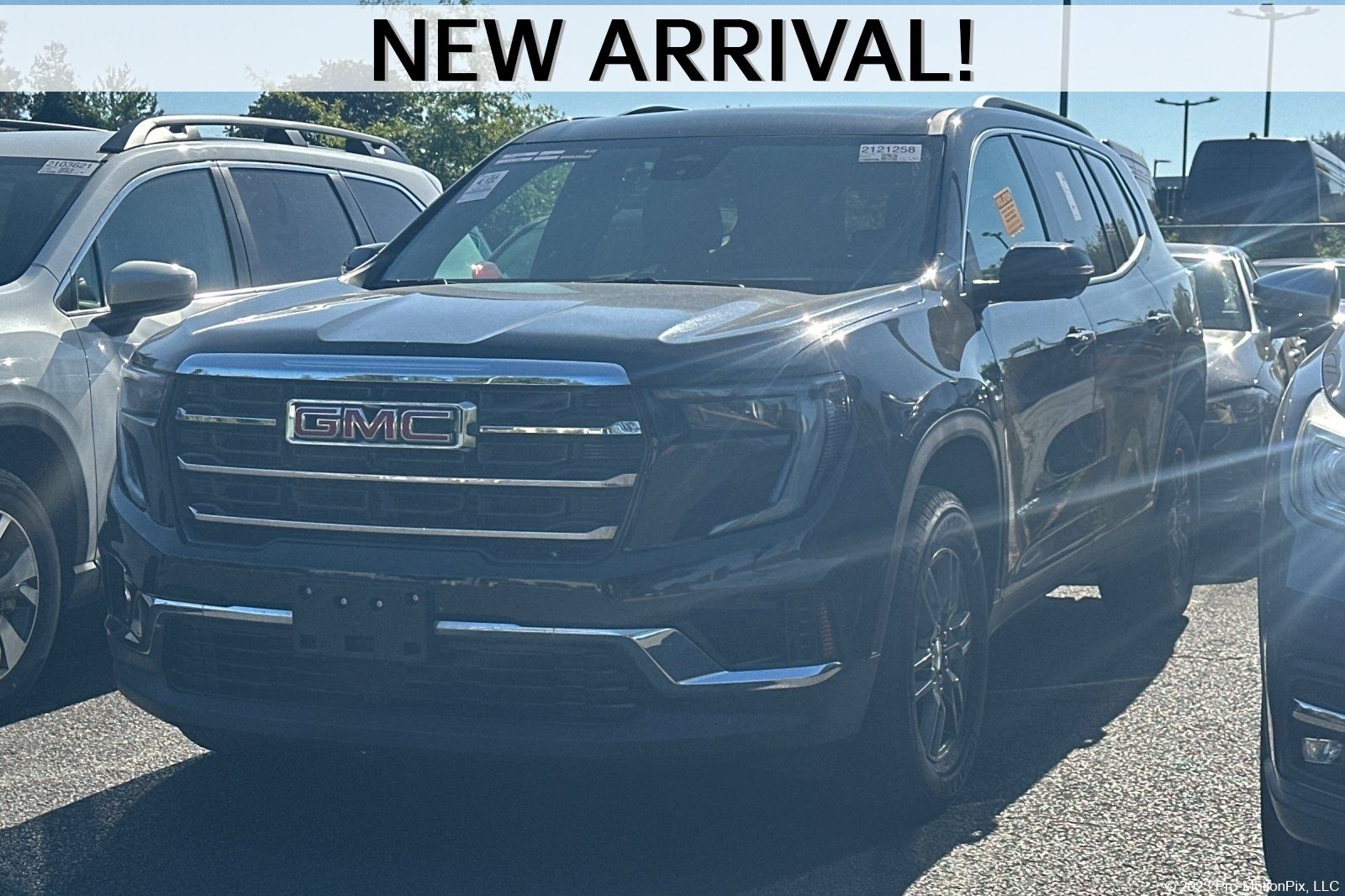 Black (Ebony Twilight Metallic) 2025 GMC Acadia SUV / Crossover Four-Wheel Drive 8-Speed Automatic