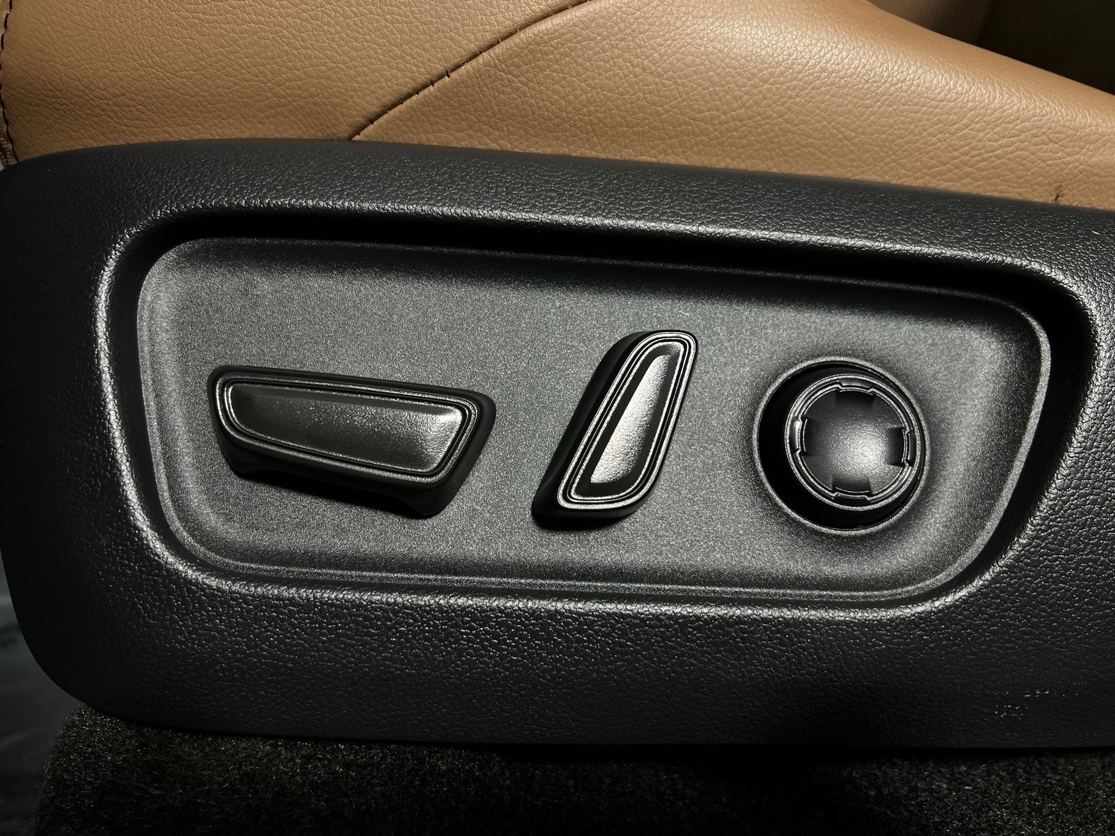 Thumbnail: 2025 Toyota 4Runner - 14