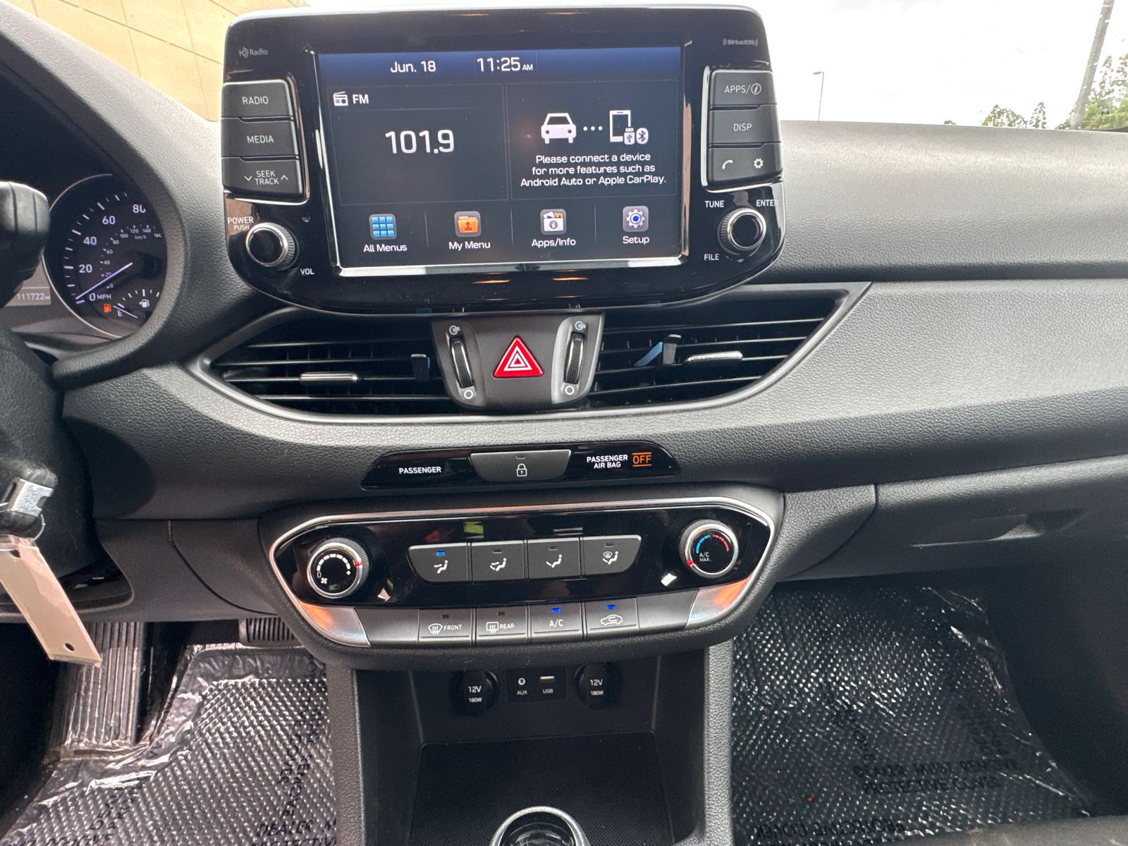 Used 2018 Black Hyundai Base image 27