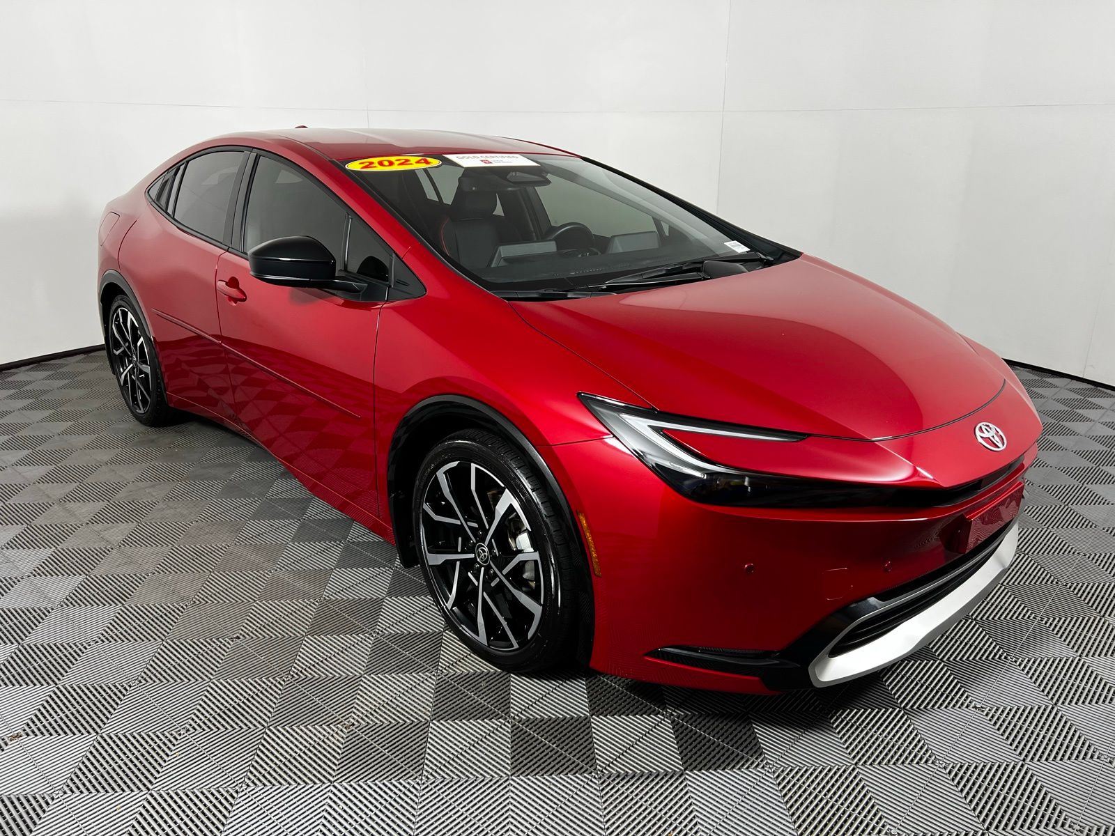 Thumbnail: 2024 Toyota Prius Prime - 3