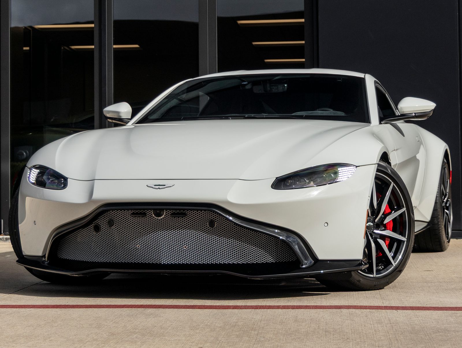 Lunar White 2019 Aston Martin Vantage Coupe Rear-Wheel Drive 8-Speed Automatic