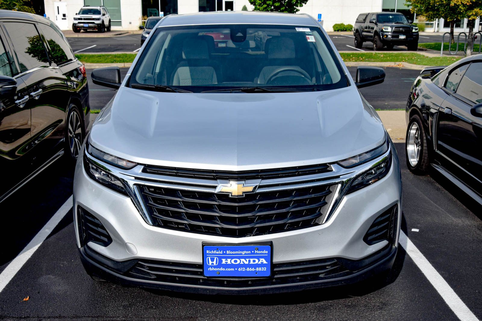 Used 2022 Chevrolet Equinox LS with VIN 3GNAXSEV0NS106844 for sale in Richfield, Minnesota