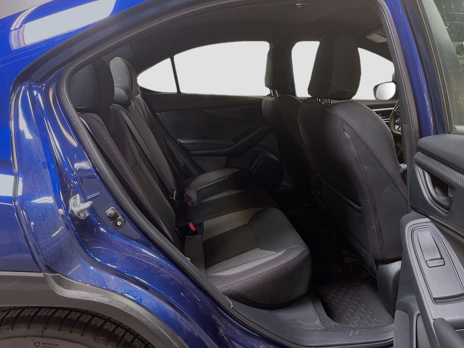 Used 2023 Blue Subaru Base image 24