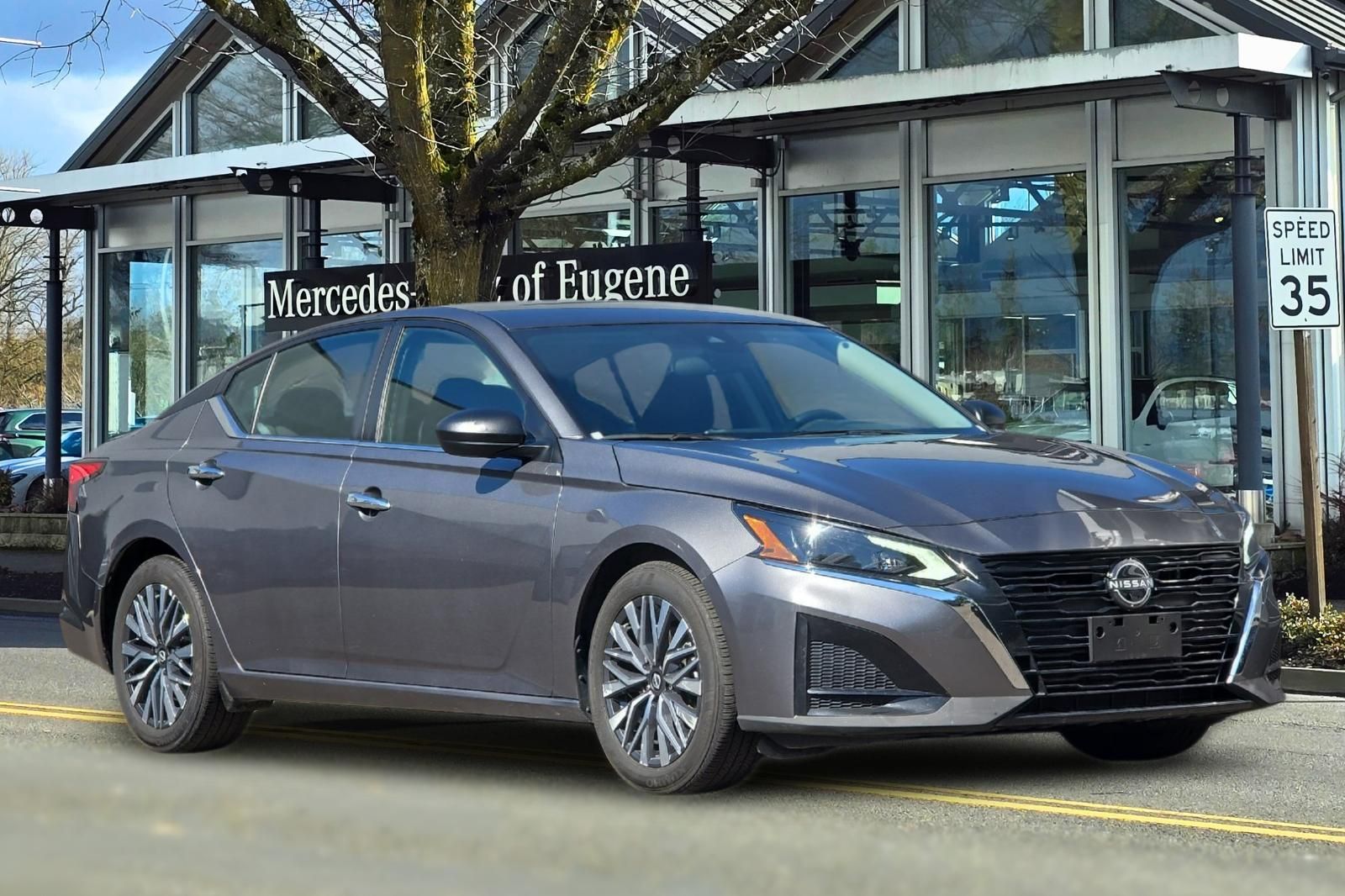 Used 2025 Nissan Altima Sedan