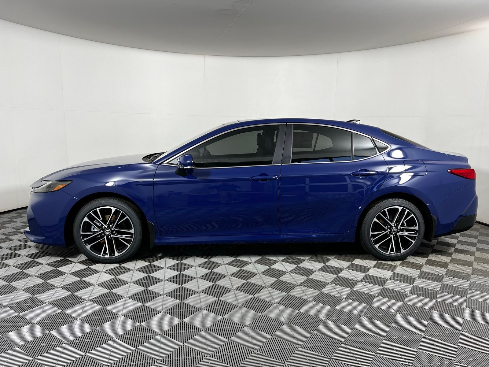 Thumbnail: 2025 Toyota Camry - 8