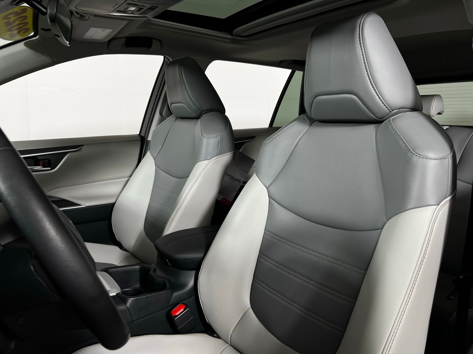 Thumbnail: 2025 Toyota RAV4 - 14