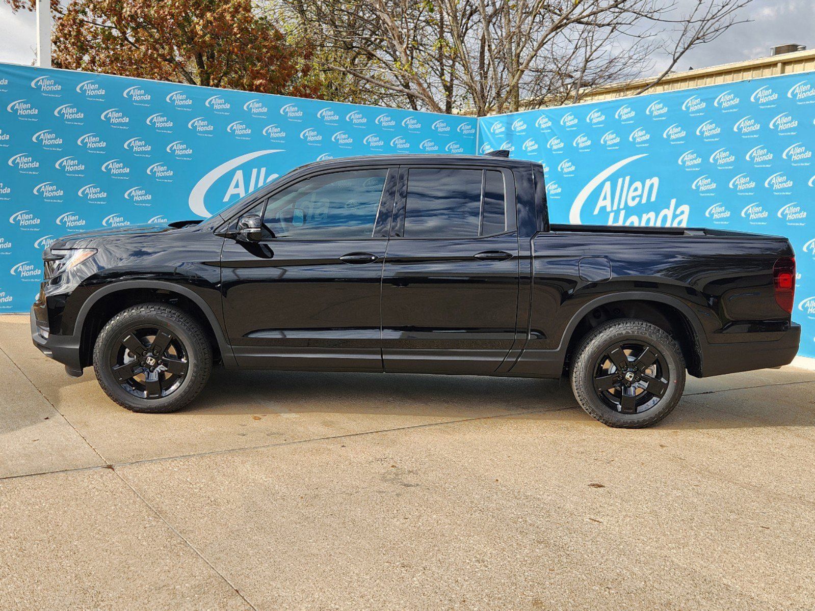 2025 Honda Ridgeline Black Edition 4