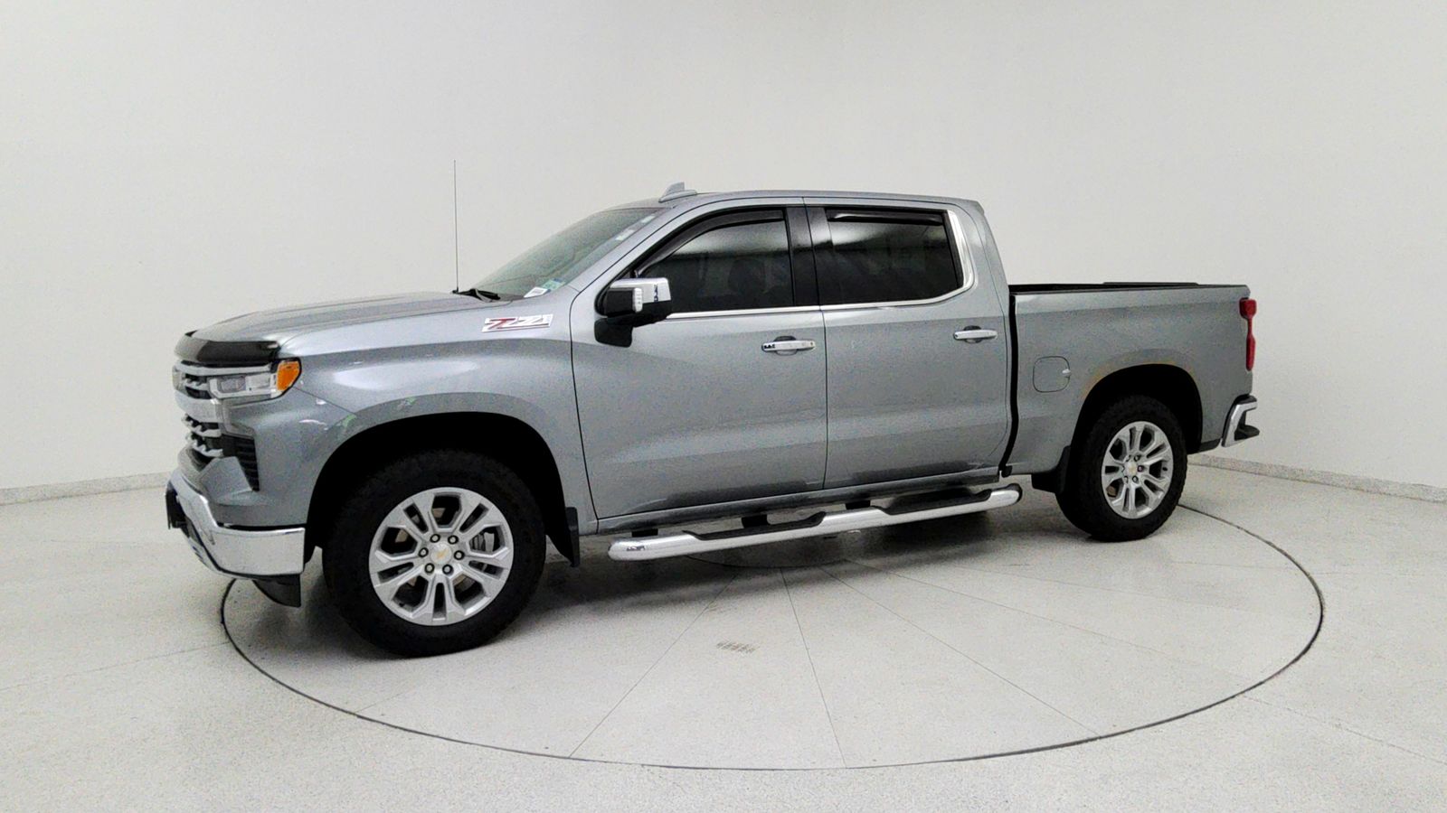 Used 2025 Gray Chevrolet LTZ image 3