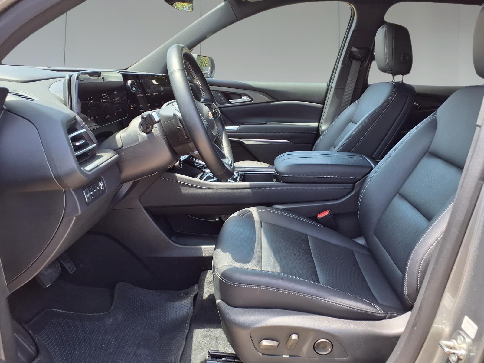 2025 Chevrolet Traverse LT Gray at Big Star Buick GMC