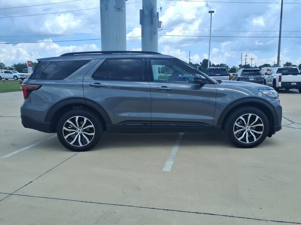 2025 Ford Explorer ST-Line - 4