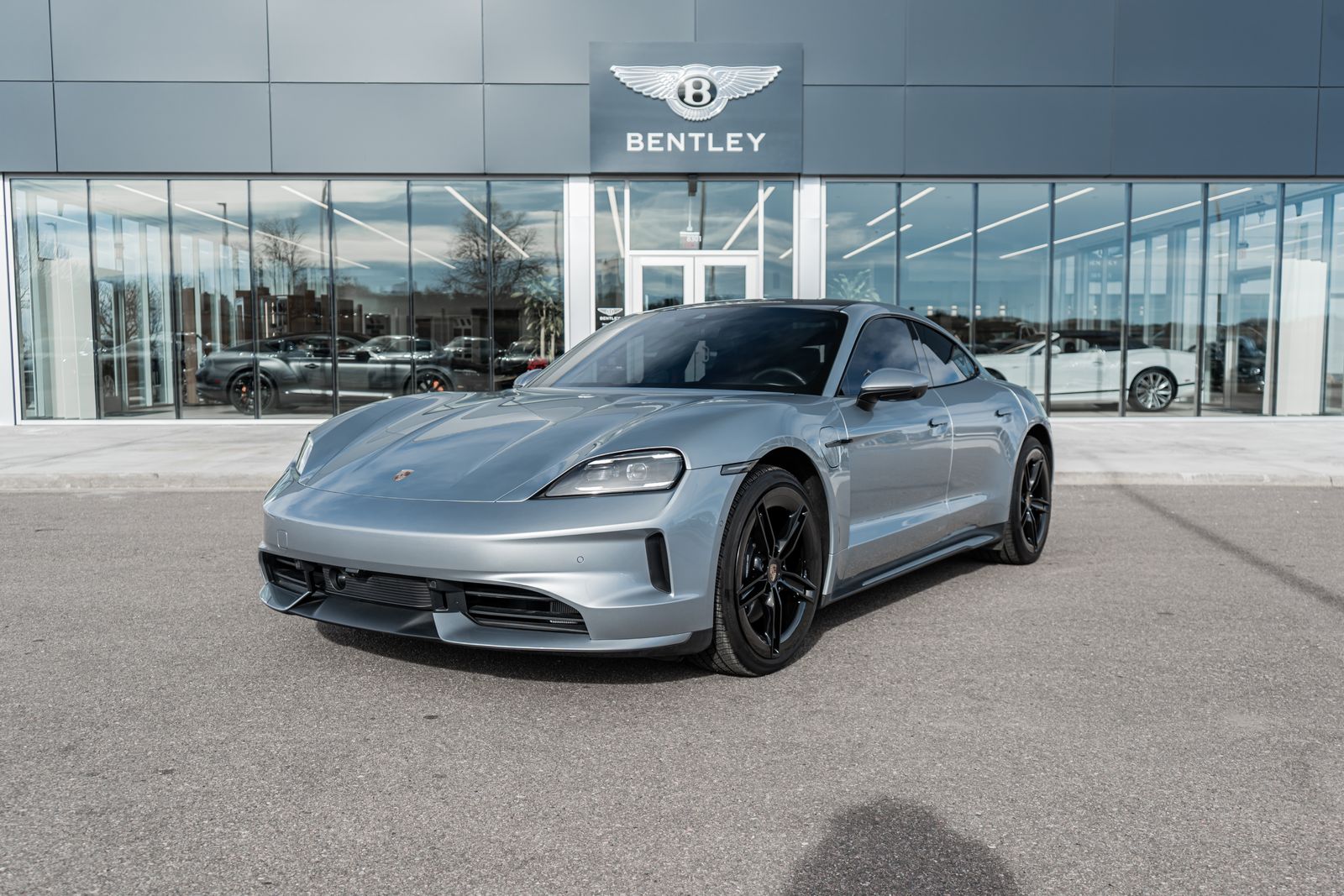 2025 Porsche Taycan Base's photo