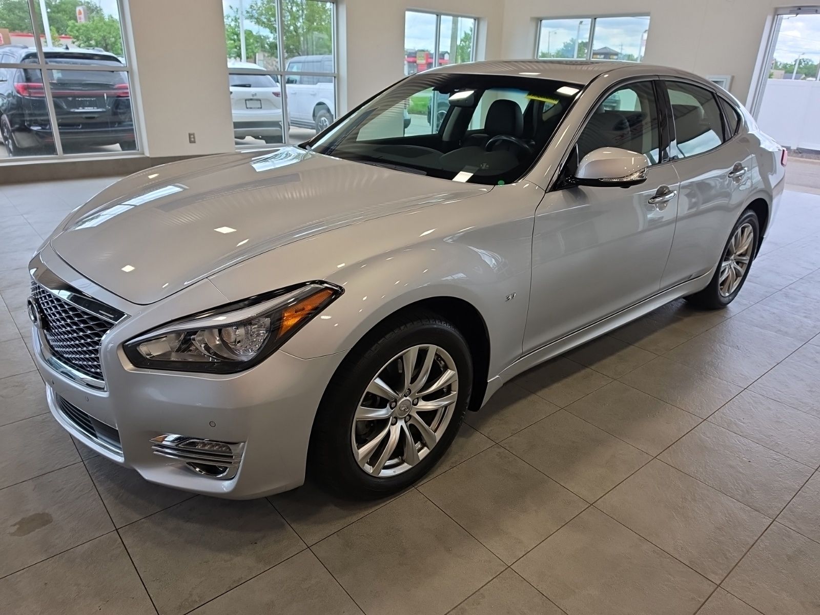 2019 INFINITI Q70 3.7 Luxe AWD