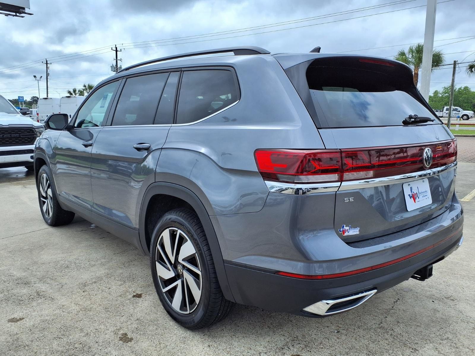 2025 Volkswagen Atlas 2.0T SE w/Technology - 7