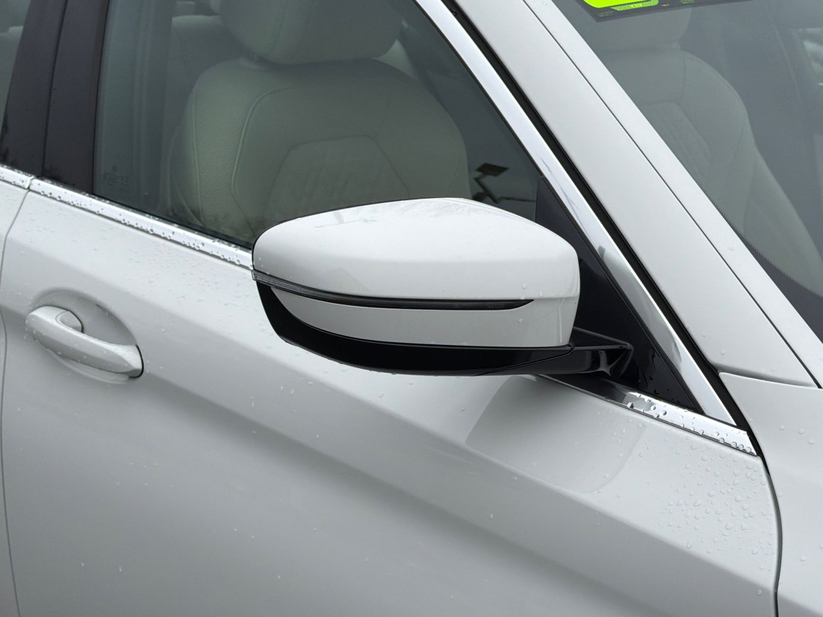 Used 2023 Alpine White BMW 540i xDrive image 30