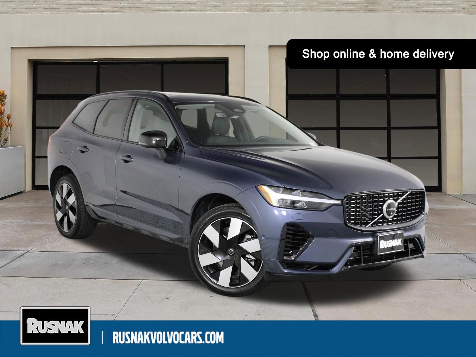 2025 Volvo XC60 Recharge T8 Plus Dark Theme eAWD