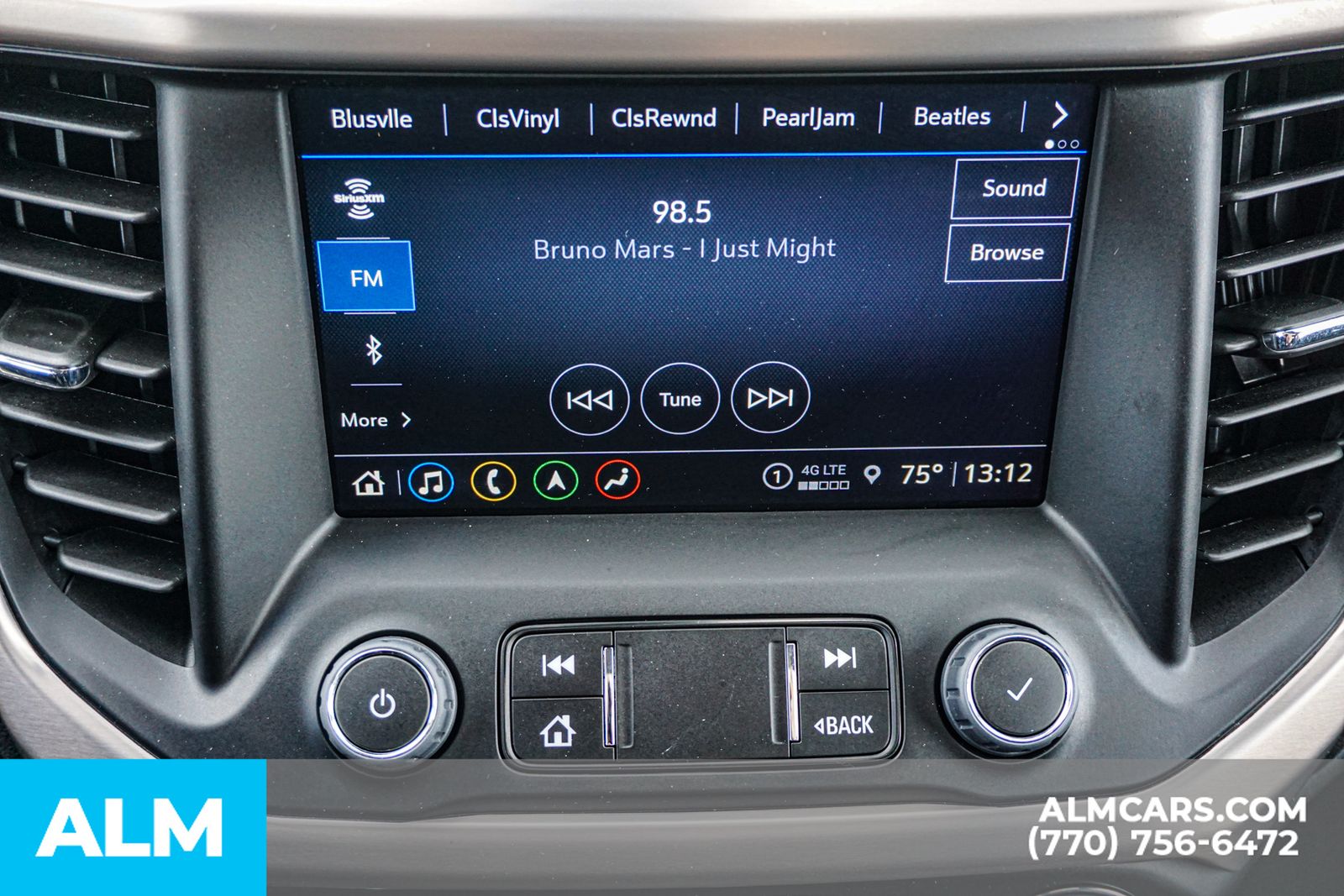 Used 2023 White GMC Denali image 43