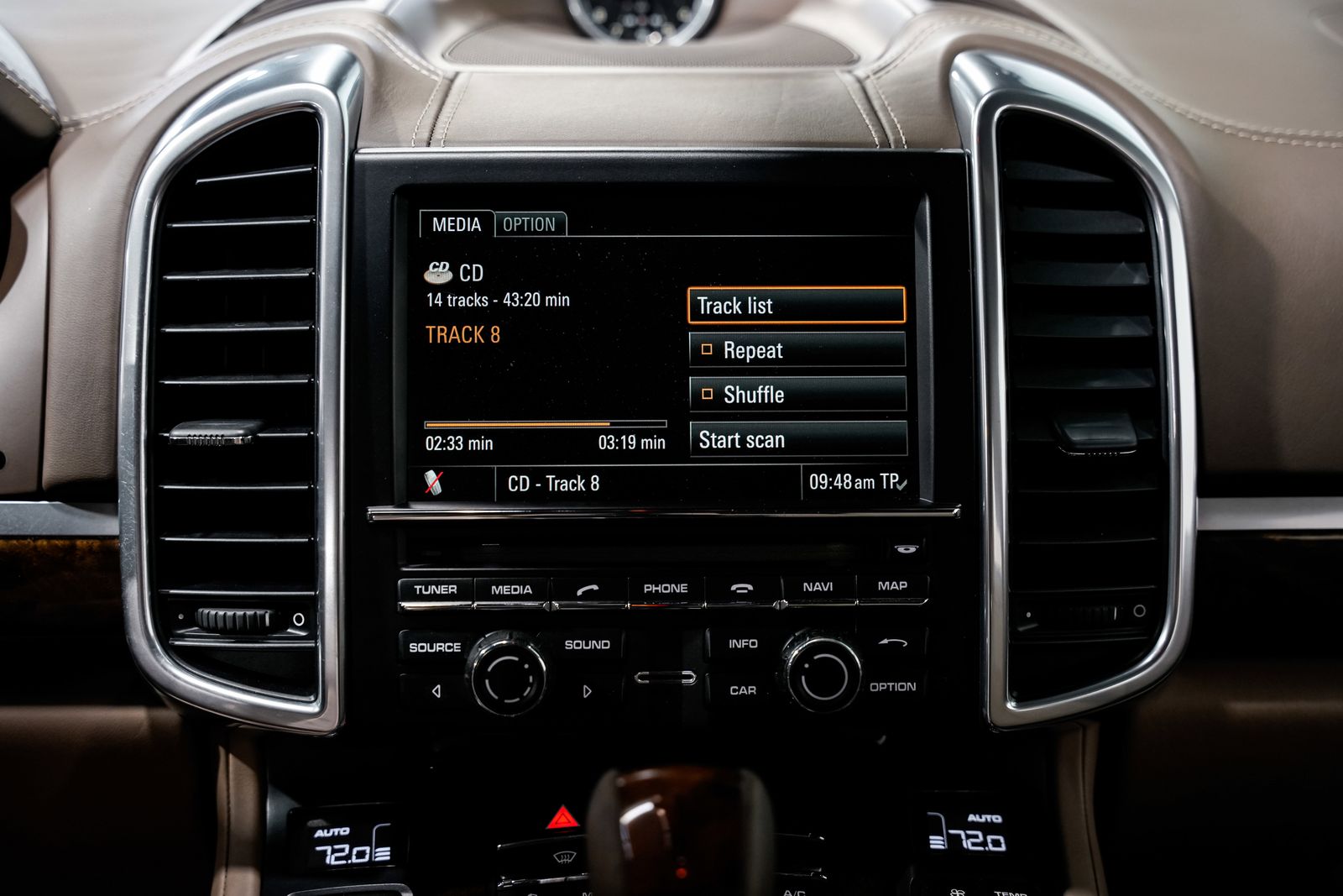 2013 Porsche Cayenne Turbo — photo 14