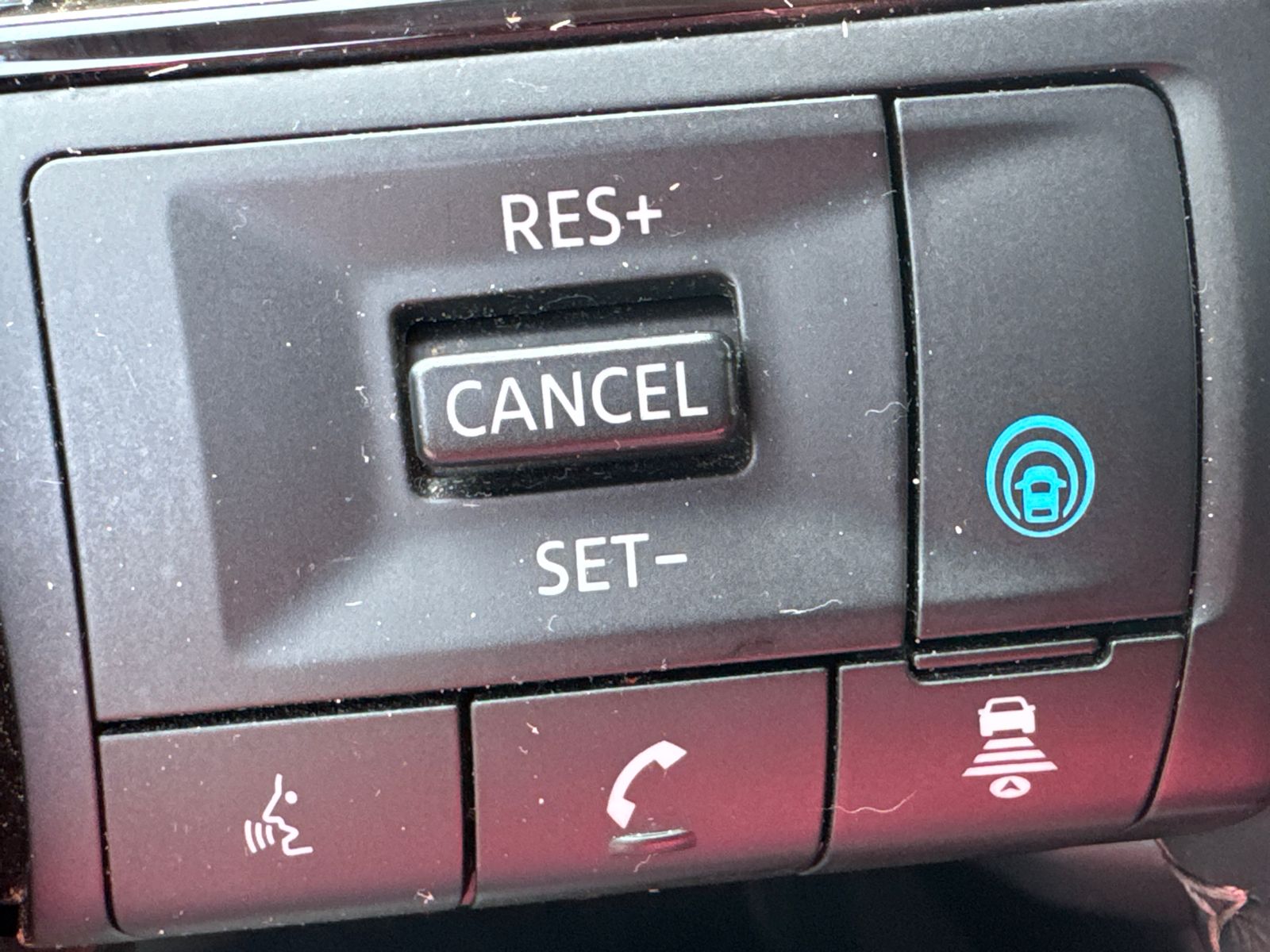 2024 Nissan Pathfinder Platinum photo 25