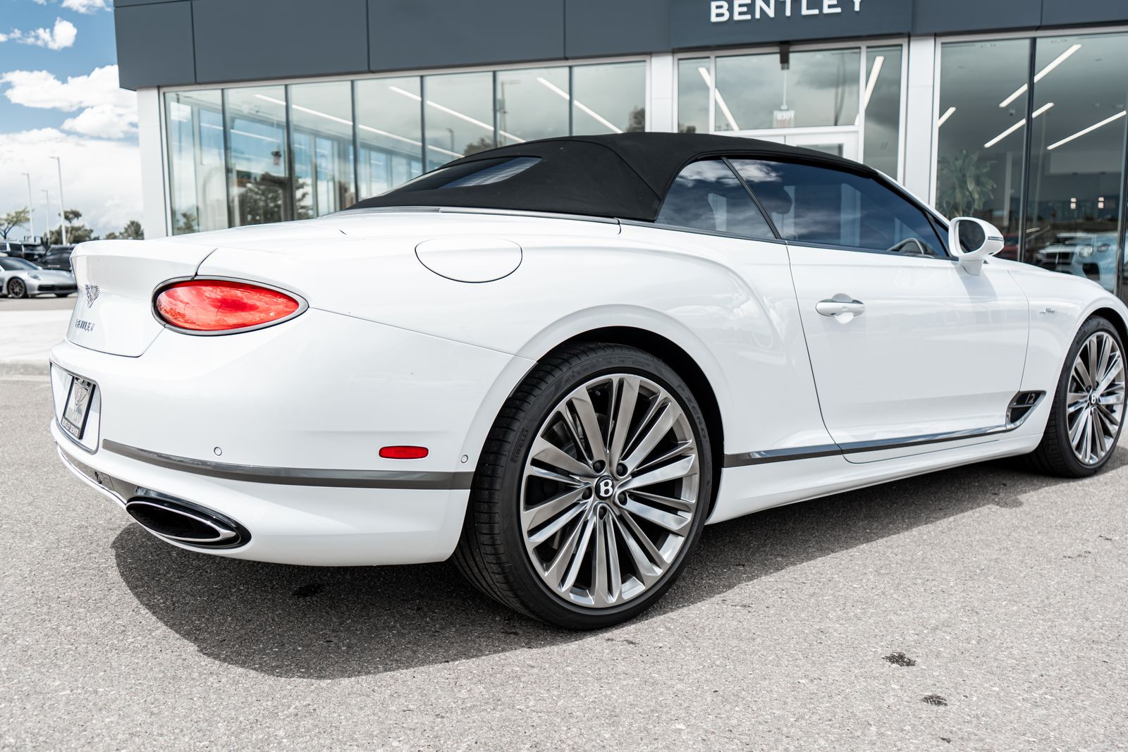 2024 Bentley Continental GTC Mulliner - Photo 13