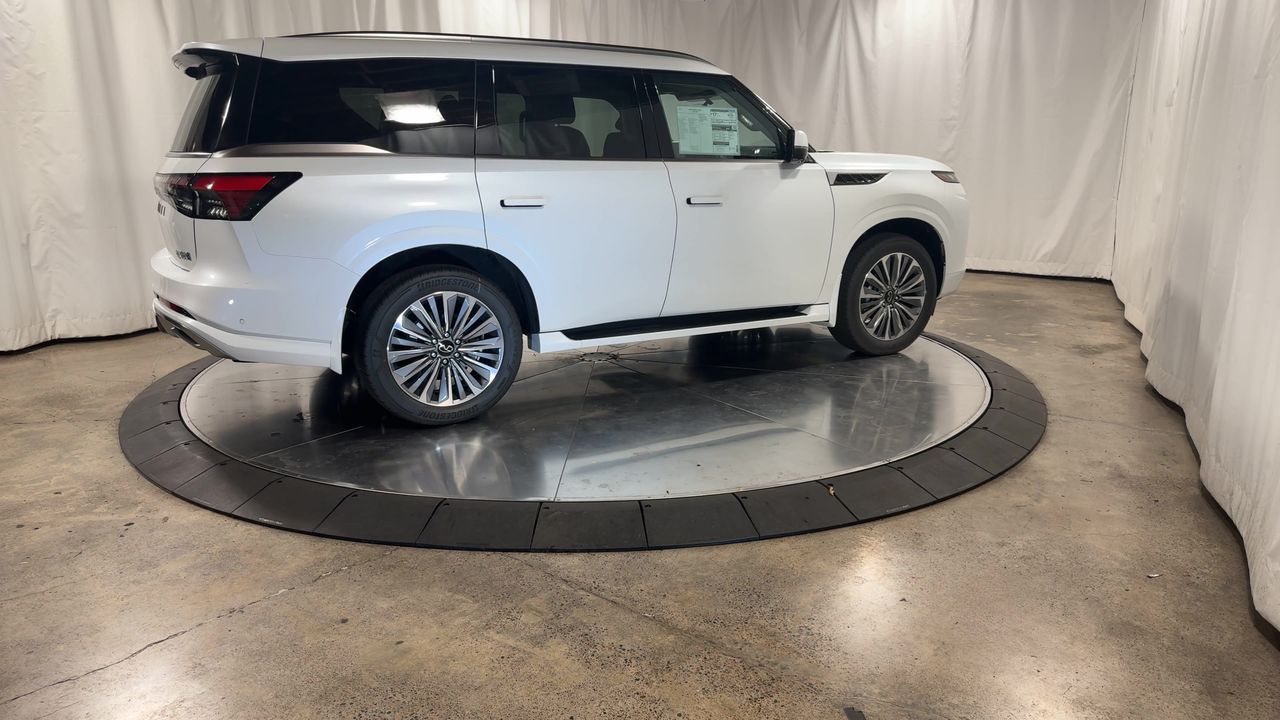 2025 Infiniti QX80 Luxe photo 2