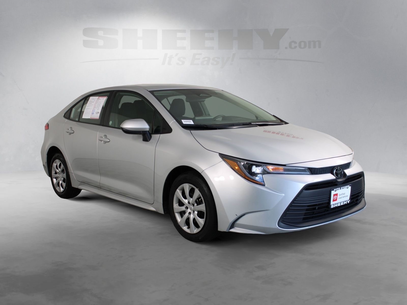 Used 2025 Silver Toyota LE image 2