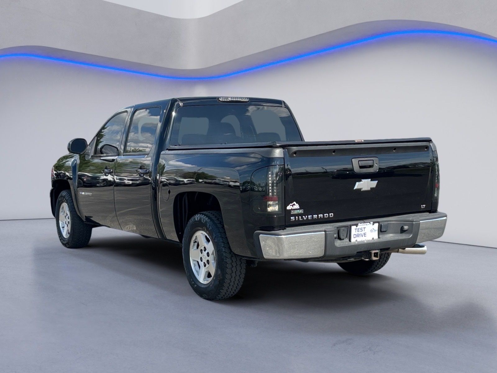 View vehicle photo 3