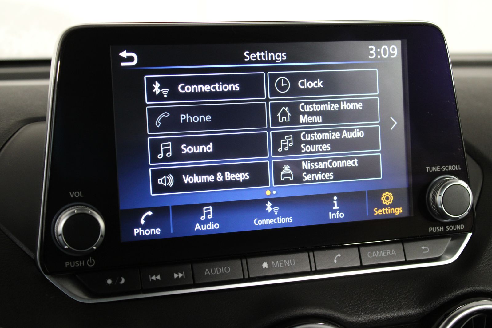 Used 2025 Gray Nissan SV image 21