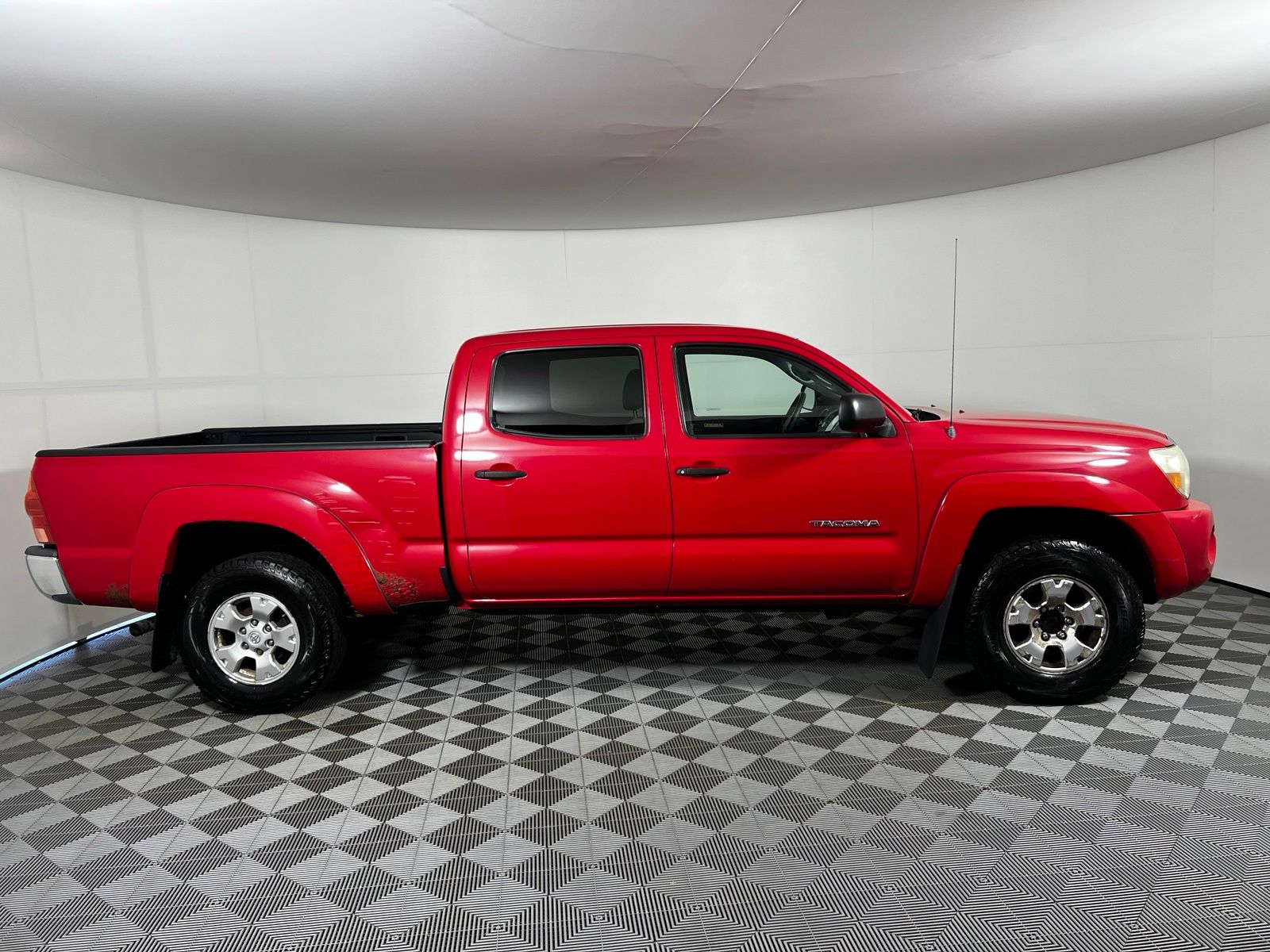 Thumbnail: 2008 Toyota Tacoma - 4