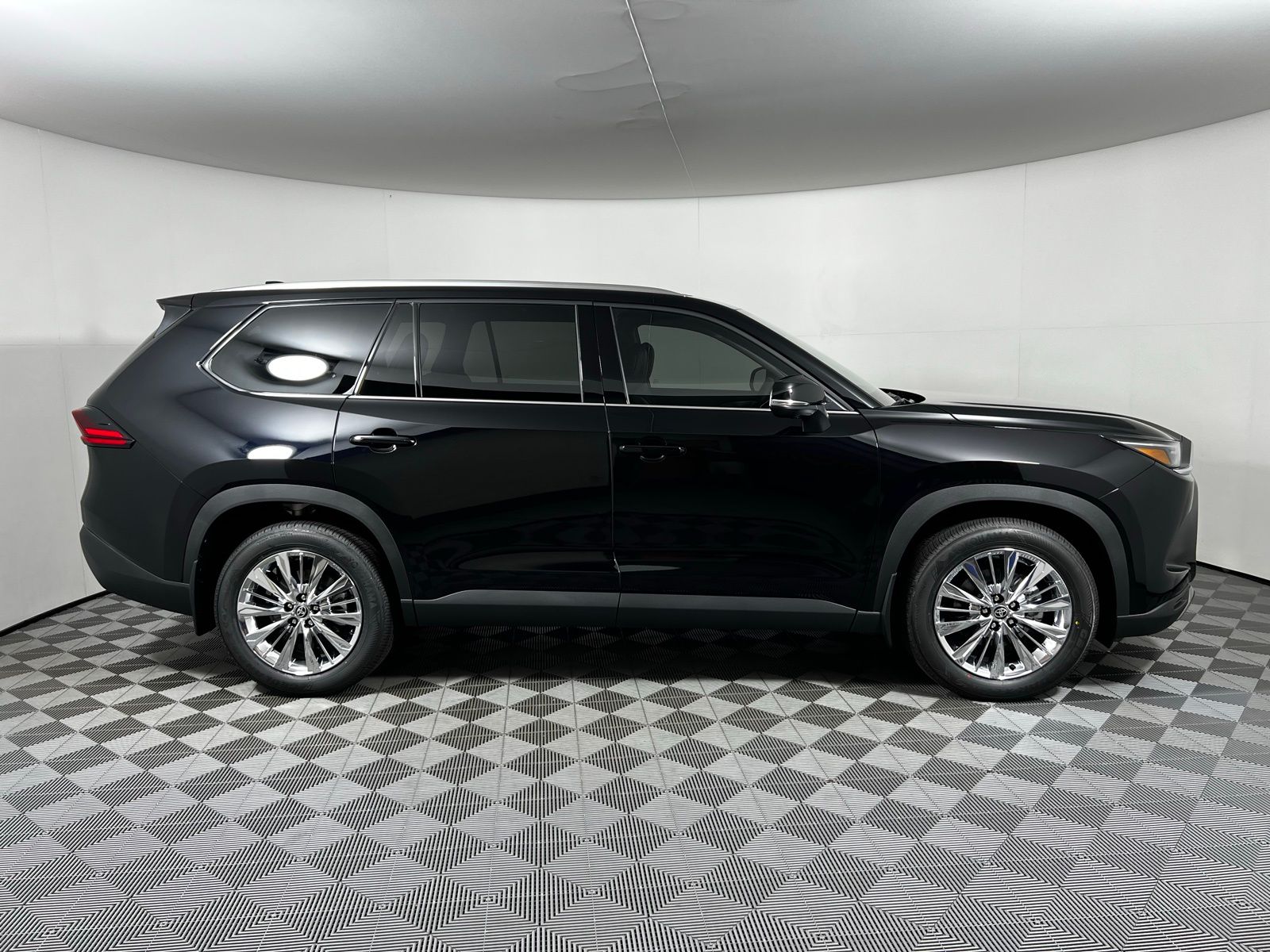 Thumbnail: 2025 Toyota Grand Highlander - 4