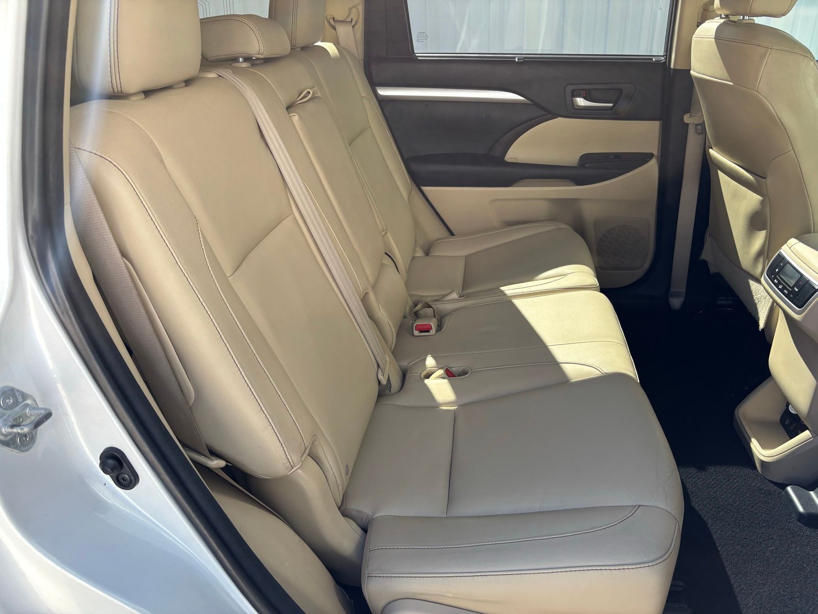 Used Car 2015 Toyota Highlander  Xle V6 For Sale Under $20,000 In Austin, Texas