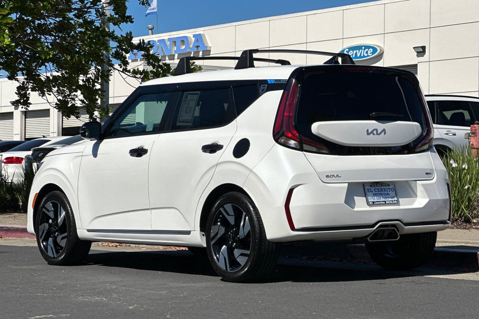 View vehicle photo 5