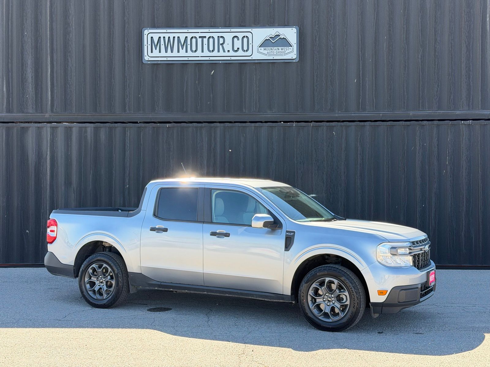 Silver Metallic 2022 Ford Maverick XLT SuperCrew AWD Pickup Truck All-Wheel Drive 8-Speed Automatic