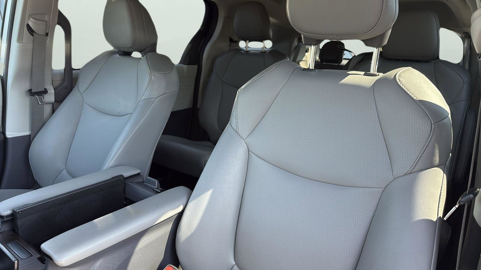 Used Car 2023 Toyota Sienna  Xle For Sale Under $50,000 In Austin, Texas