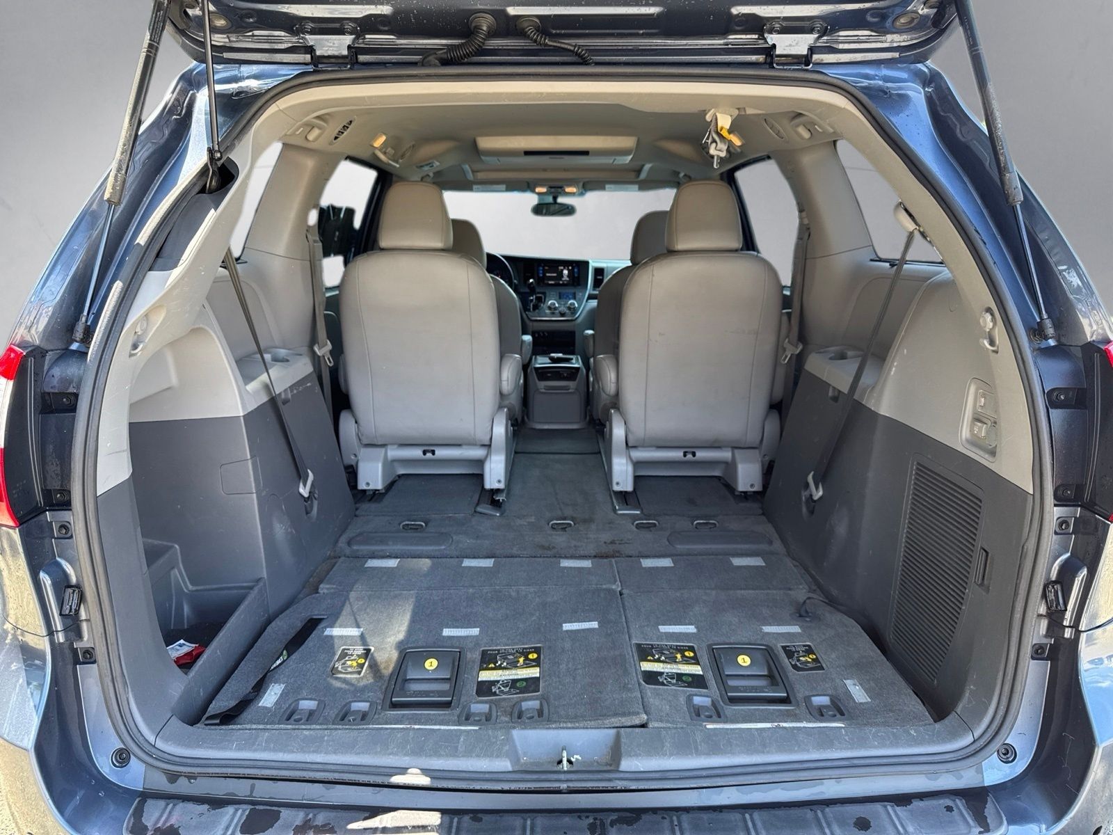 Used 2015 Shoreline Mist Toyota XLE Premium image 23