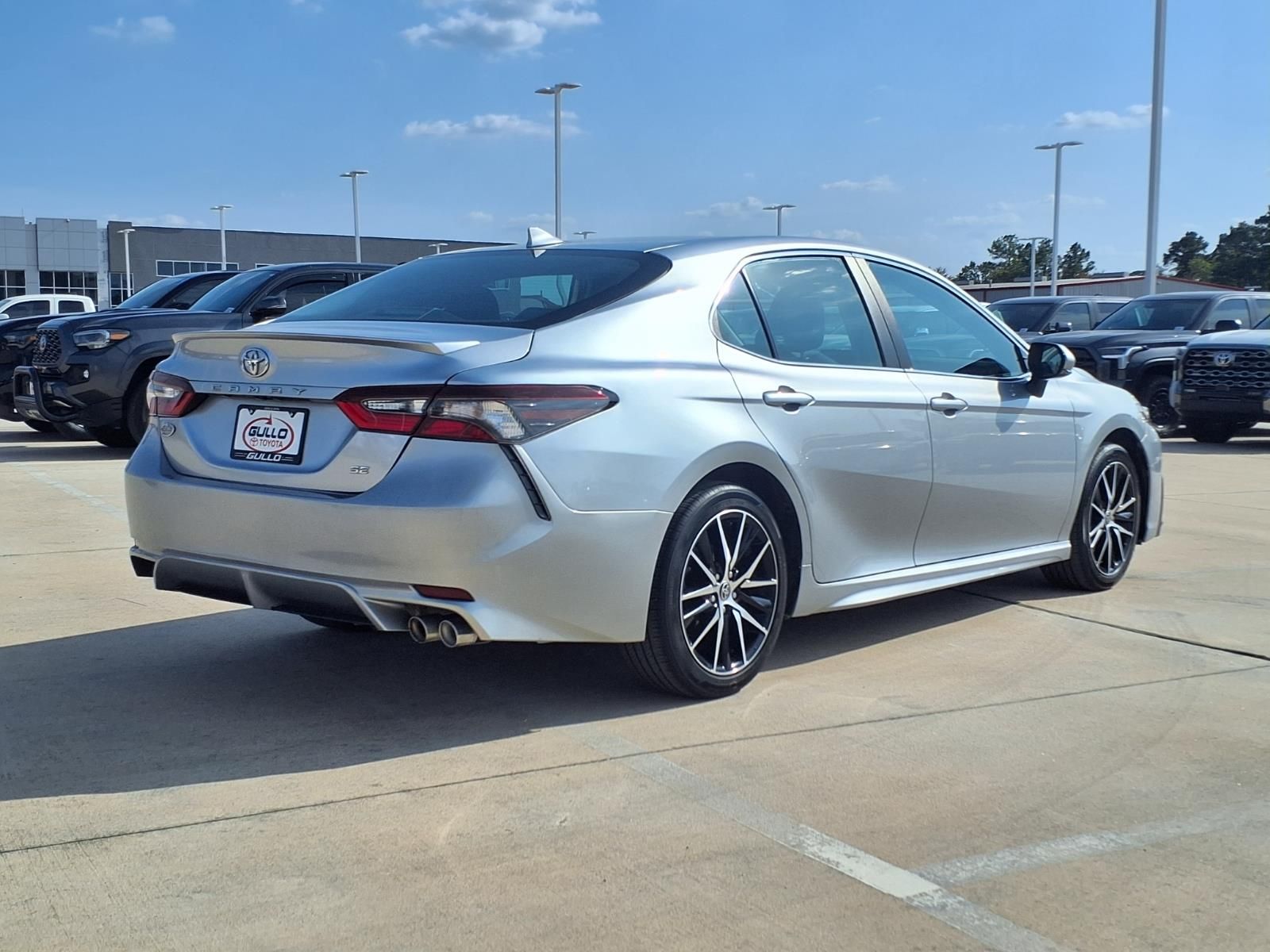 2023 Toyota Camry SE - 4