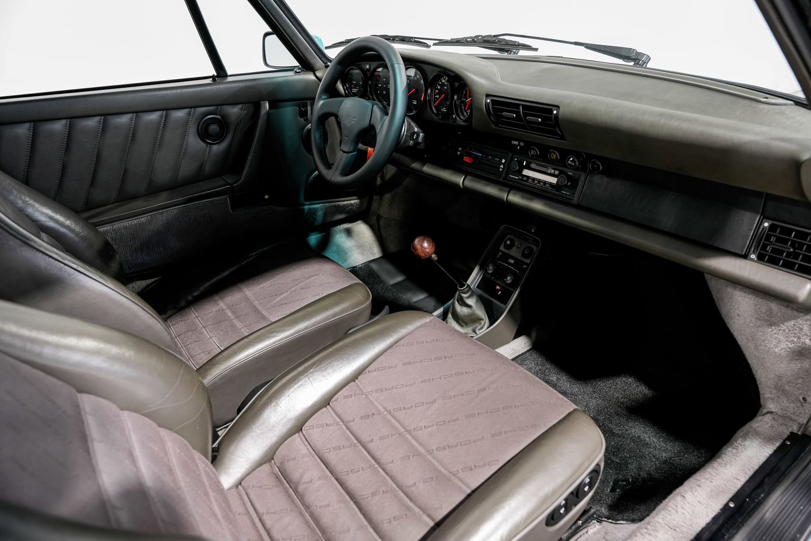 1988 Porsche 911 Carrera — photo 40