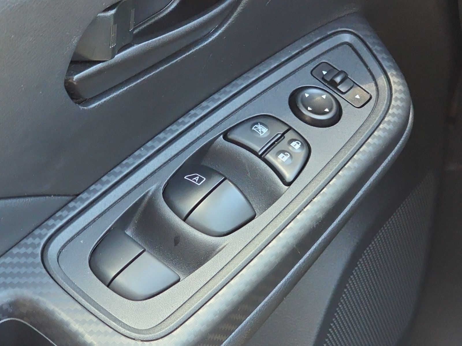 Used 2025 Black Nissan 1.6 S image 21