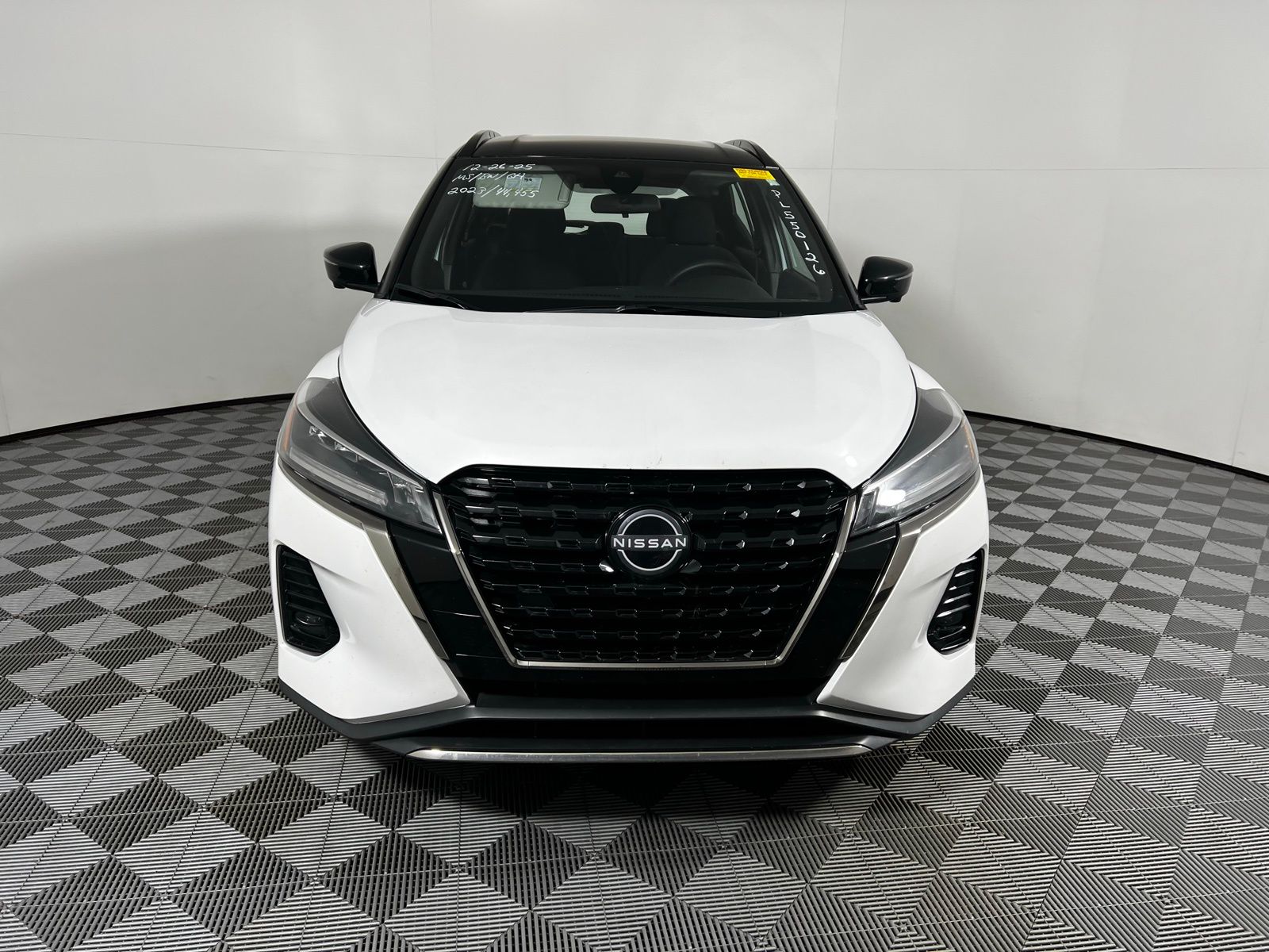 Thumbnail: 2023 Nissan Kicks - 2