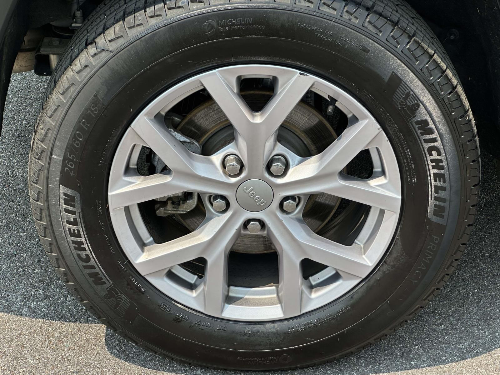 Used 2022 Gray Jeep Limited image 26